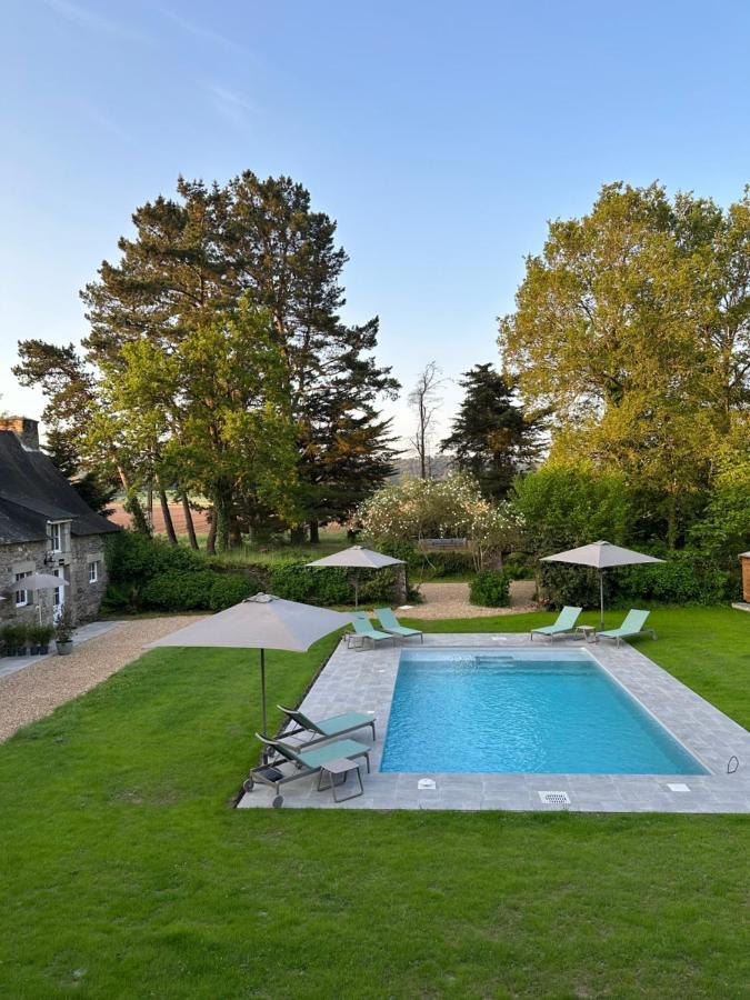 Manoir Du Vau D Arz Gites Et Chambres D Hotes Avec Piscine Malansac Zewnętrze zdjęcie