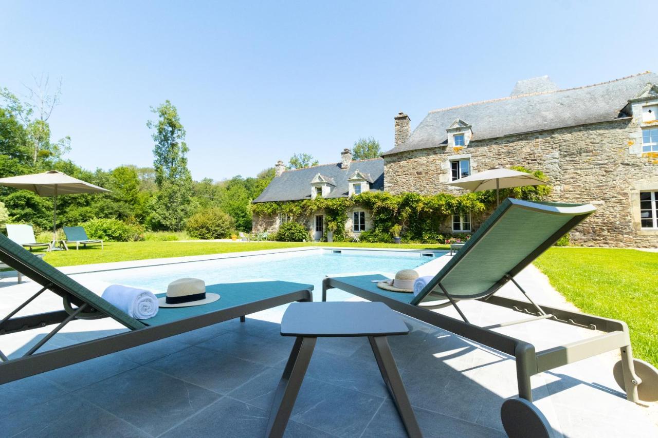 Manoir Du Vau D Arz Gites Et Chambres D Hotes Avec Piscine Malansac Zewnętrze zdjęcie